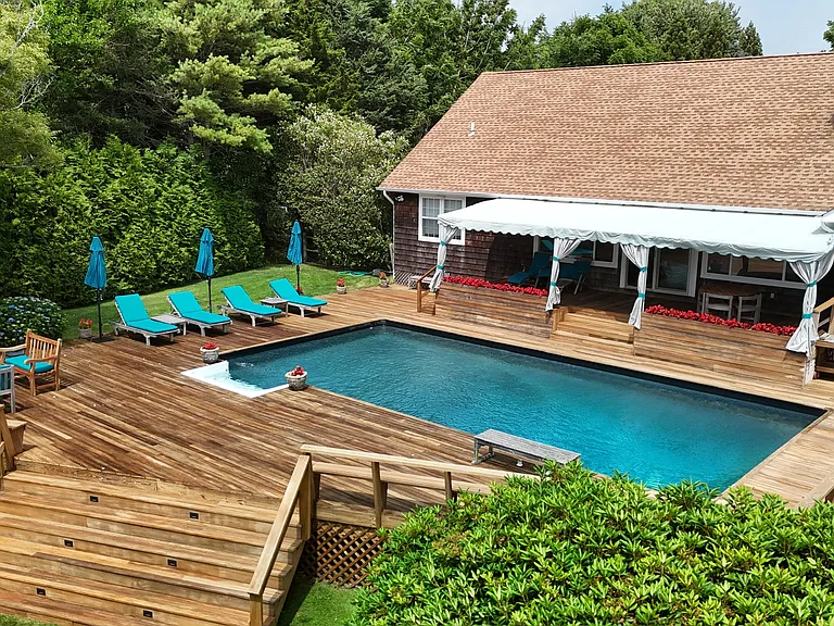 70 Mill Pond Ln — Photo 11