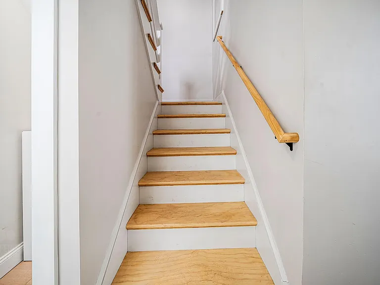 84 E Main St — Photo 36
