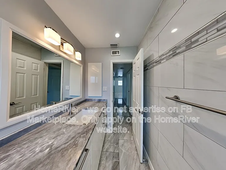 2105 Gold Ave — Photo 13