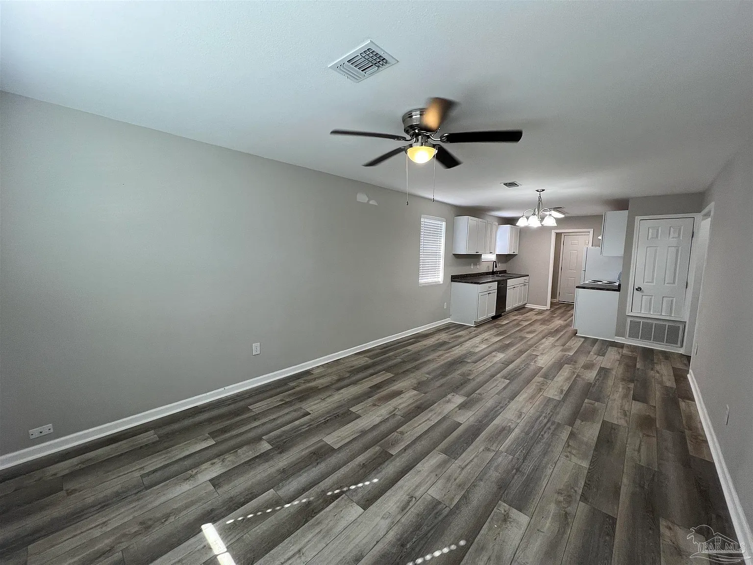 2 bed, 1.0 bath, 950 sqft, $1,095 — Photo 3
