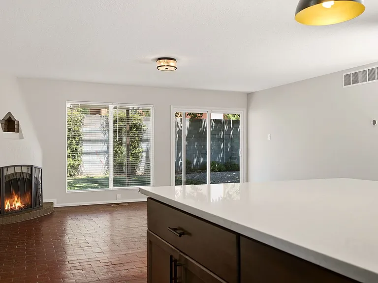 9817 Mary Ellen Pl NE — Photo 17