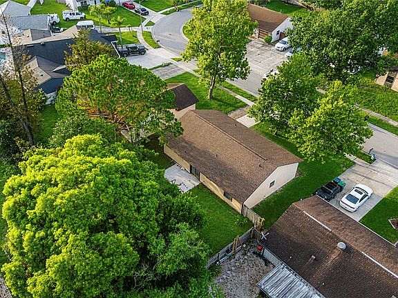 3rd image of 7621 RUTHWIND COURT