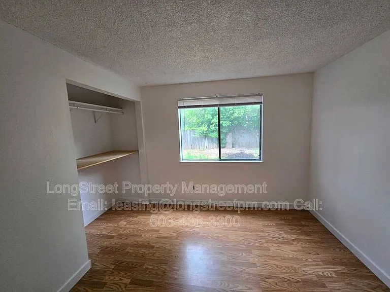 2711 Newton St — Photo 8