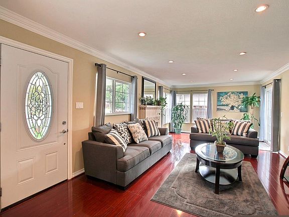 5th image of 157 N Claremont Ave