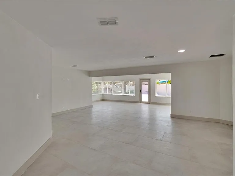 1492 Sea Gull Dr S — Photo 1
