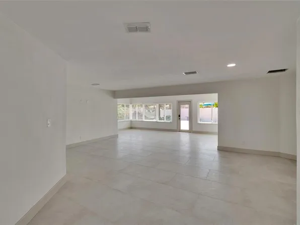 1492 Sea Gull Dr S, Saint Petersburg, FL 33707