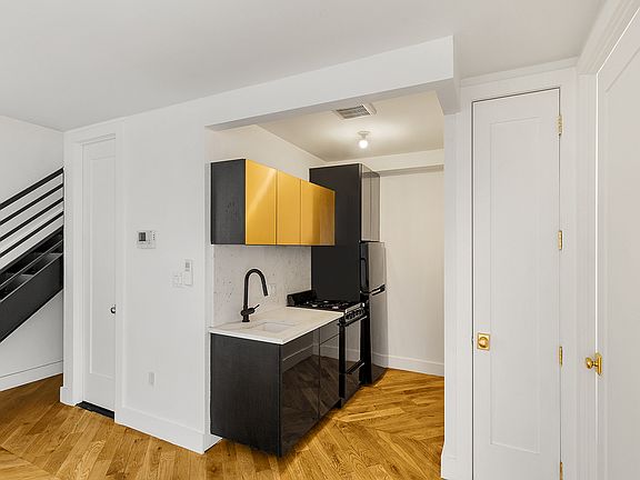 2nd image of 160 Stuyvesant Ave #4R