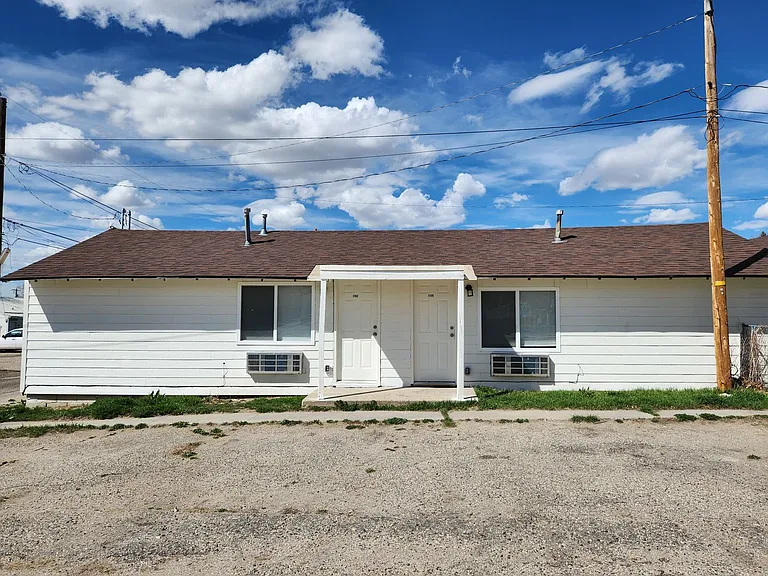 Centrally Located One Bedroom Duplex — Photo 3