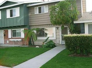 19921 Derbyshire Ln, Huntington Beach, CA 92646