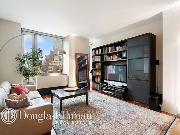 2nd image of 300 E 77th St APT 9B