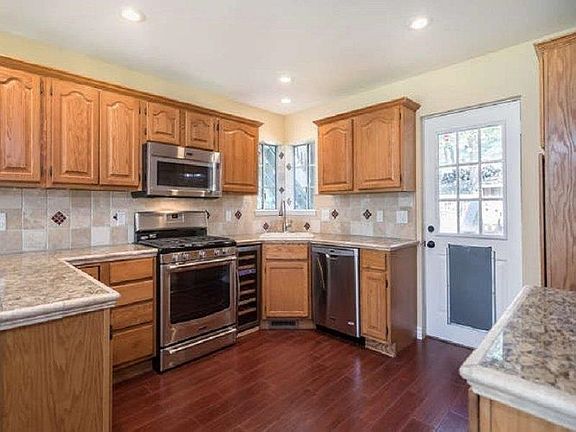 2nd image of 1120 Sandalwood Ct