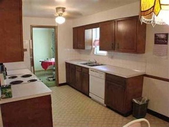 3rd image of 1835 Dunellon Dr