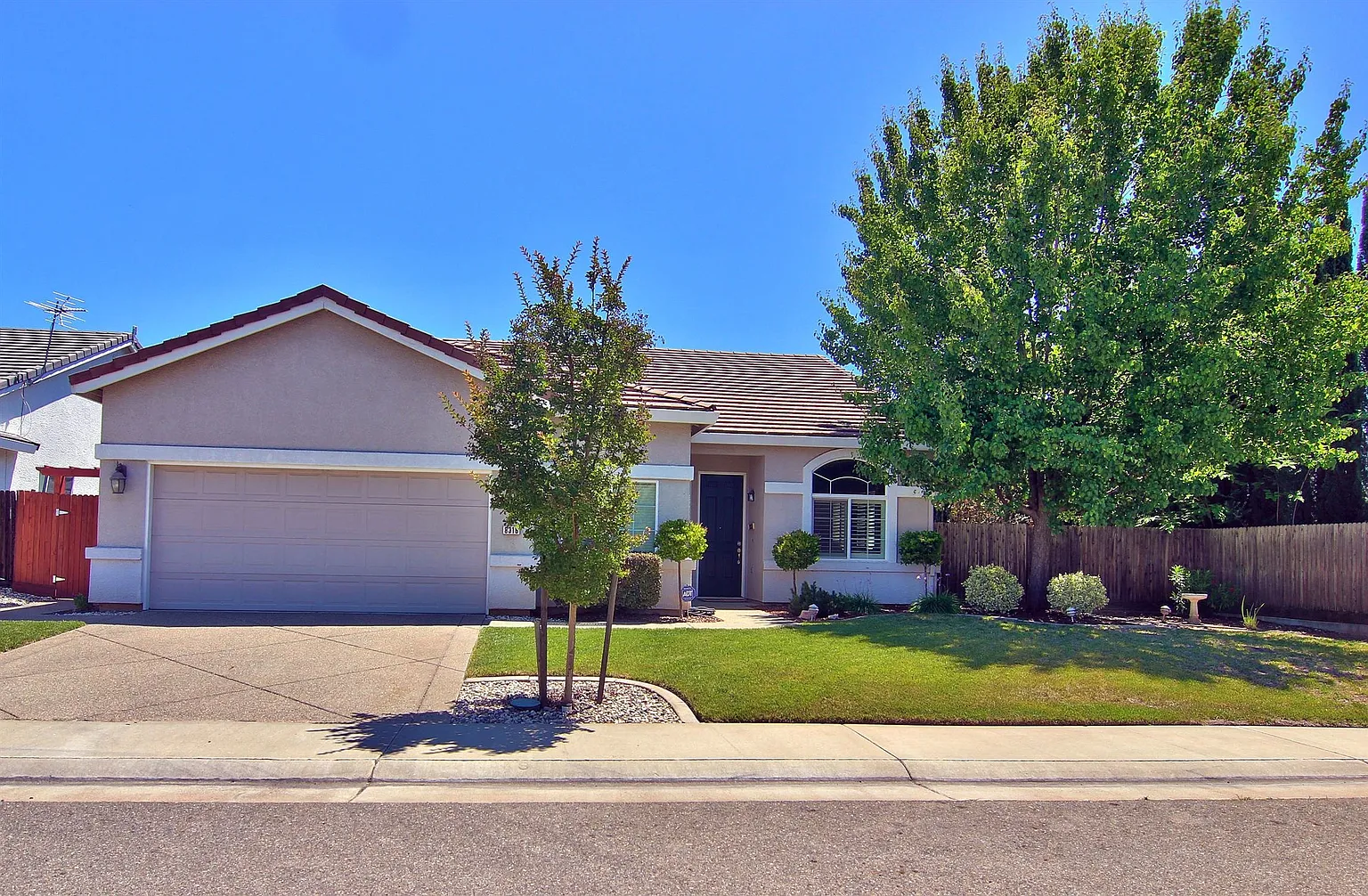 8316 Ghislaine Way photo 1