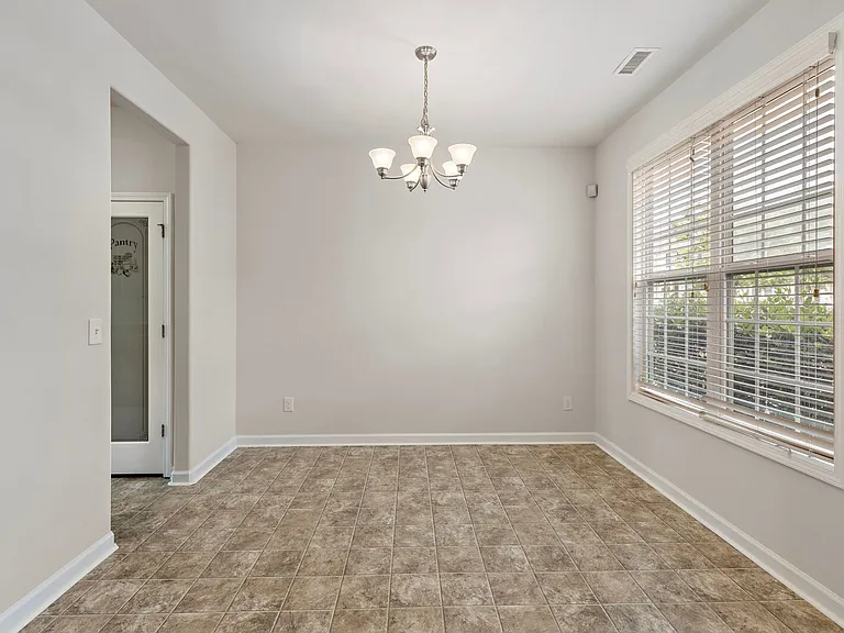 3240 Warm Springs Ln — Photo 3
