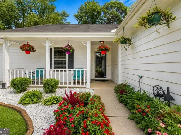 1729 Brandi Ln, Loganville, GA 30052