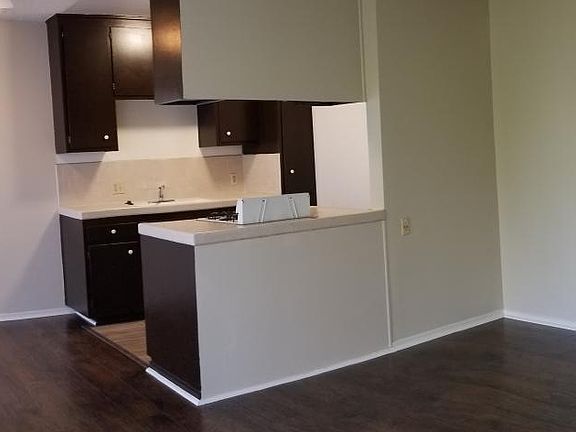 4th image of 11216 Hortense St #4