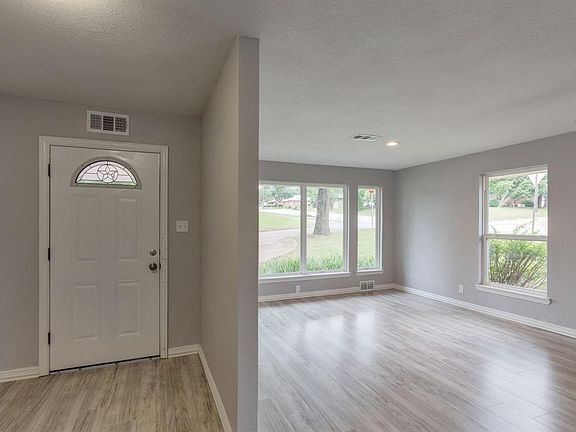 5th image of 705 Glen Arbor Dr