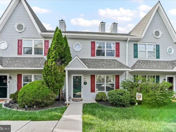 9 Wendy Way #42, Phoenixville, PA 19460