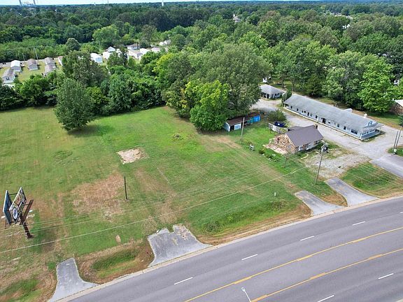 3rd image of 1525 E 5th St