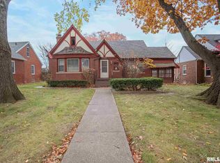 3232 Crestline Dr, Davenport, IA
