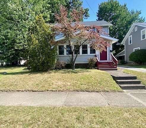 2nd image of 403 Bonnie Brae Ave SE