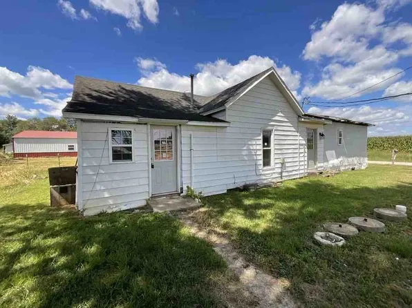 1945 E 550th Ave, Oblong, IL 62449