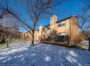 5221 Potomac Run N, West Bloomfield, MI