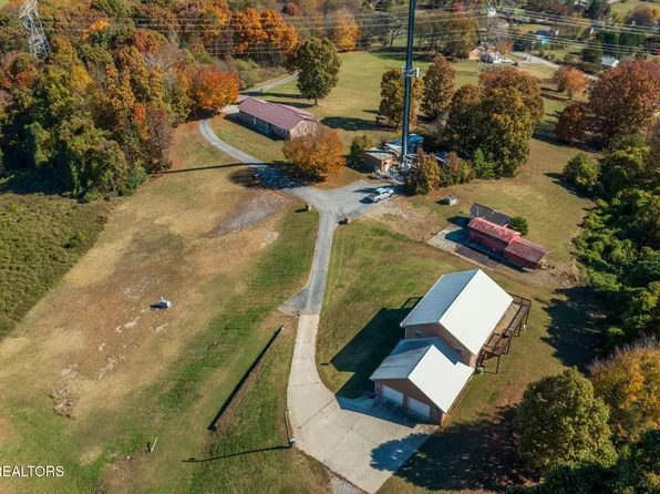 2726 W Old Topside Rd, Louisville, TN 37777