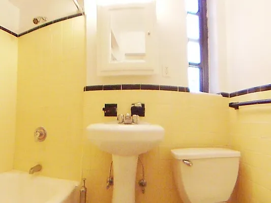 Rented by City Connections Realty | media 26