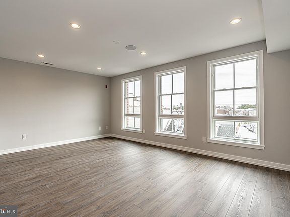 4th image of 1520 Frankford Ave #3