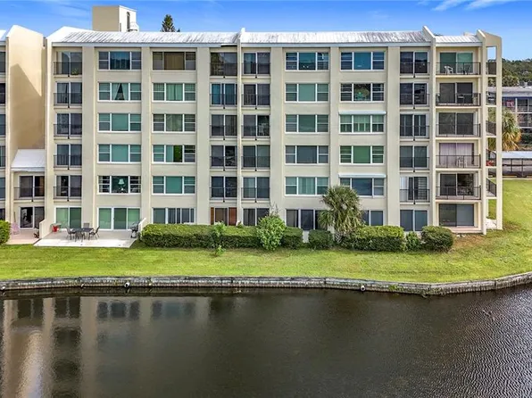 225 Country Club Dr #1611, Largo, FL 33771