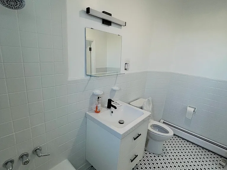 307 New York Ave #2 — Photo 14