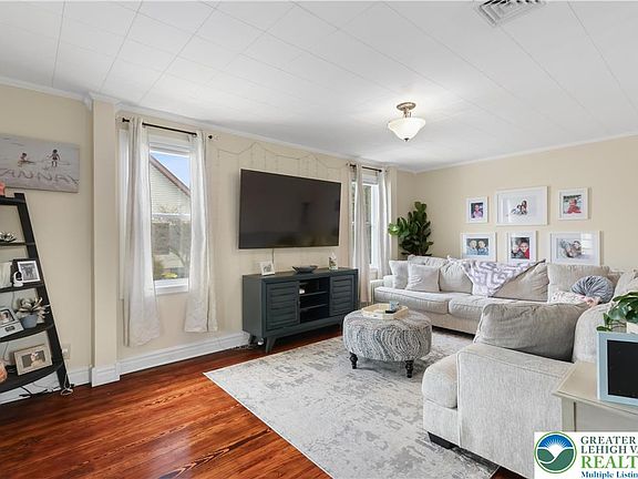 3rd image of 4205 Roosevelt St