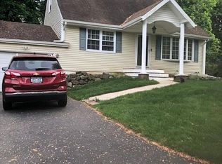 3 Orchard Ln, Nanuet, NY 10954