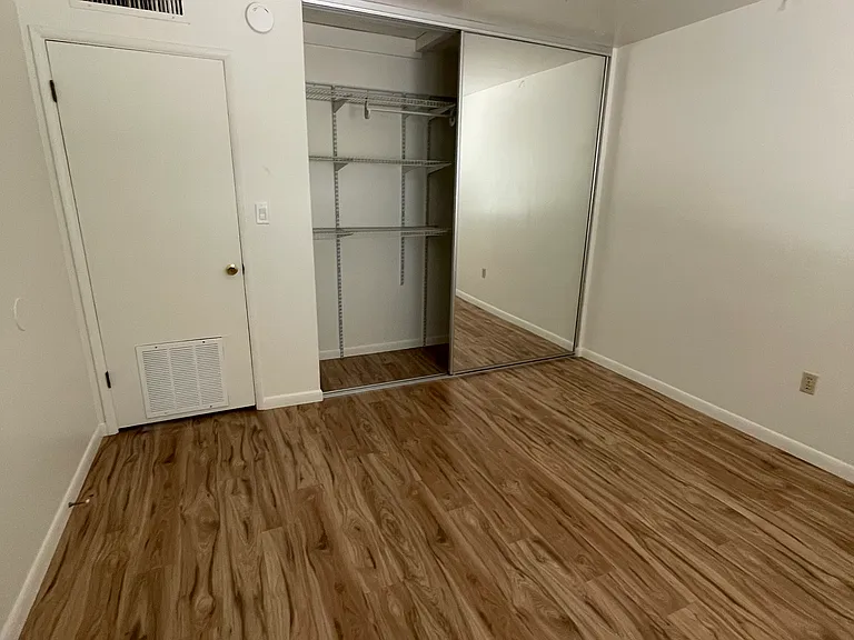 803 N Walnut St — Photo 23