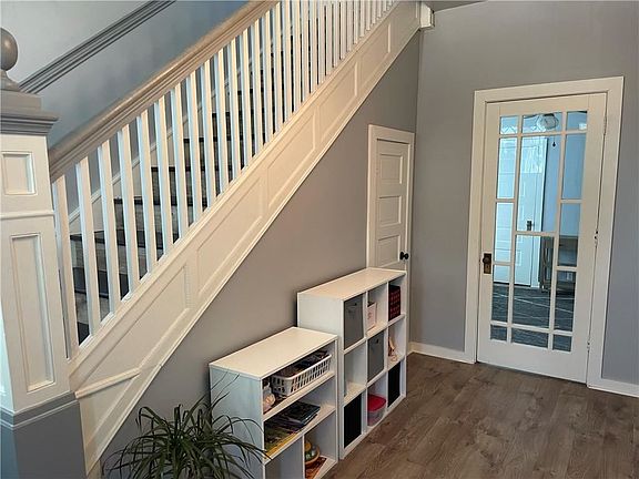 4th image of 668 N Louisa Ave