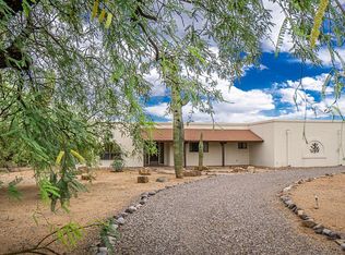 525 W Paseo Potrerro, Green Valley, AZ 85622