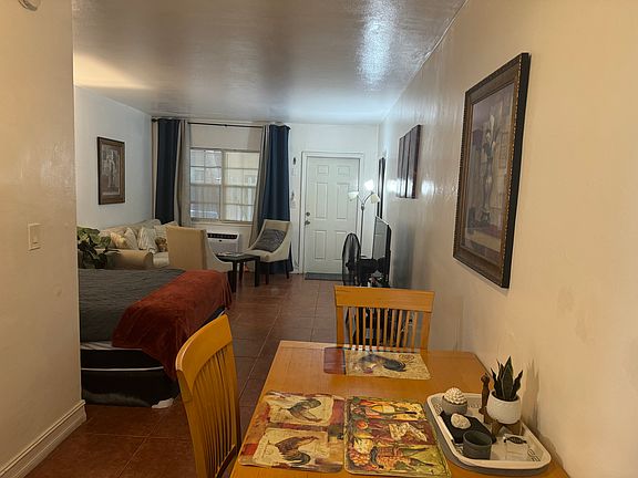 5th image of 543 Meridian Ave APT 4