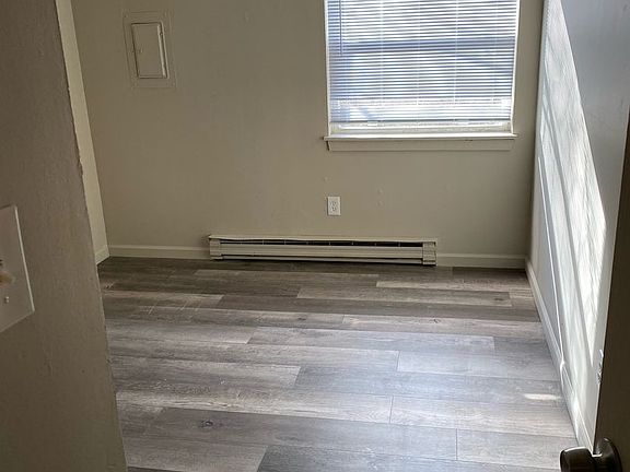 5th image of 2915 Leeway Dr APT D