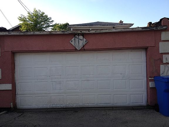 2nd image of 4937 W Parker Ave