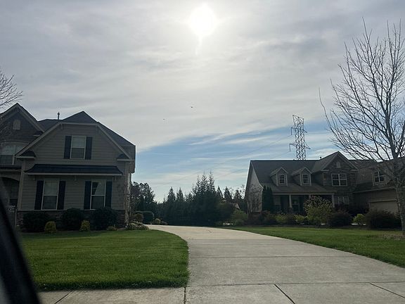 3rd image of 1217 Rosecliff Dr