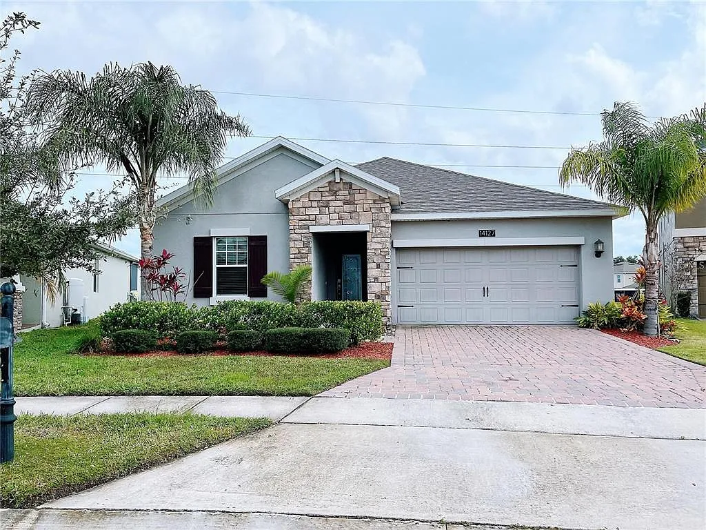 4 bed, 3.0 bath, 2061 sqft, $2,600 — Photo 1