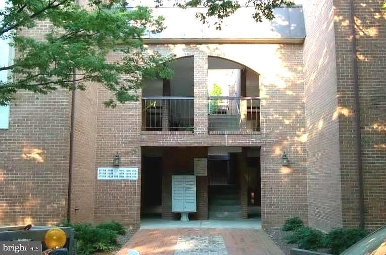 1st image of 1107 N Taylor St #B