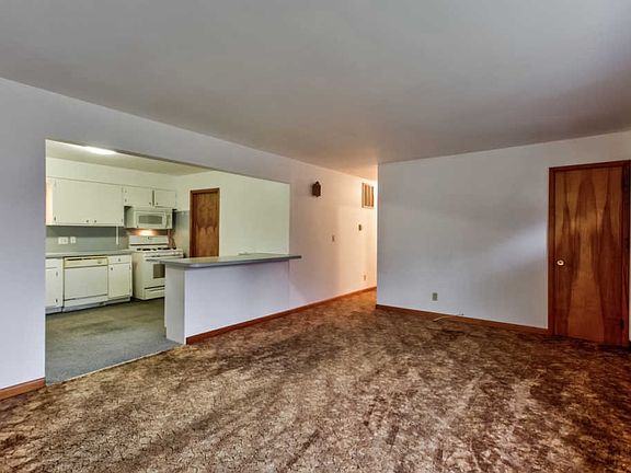 5th image of 528 S 8th St