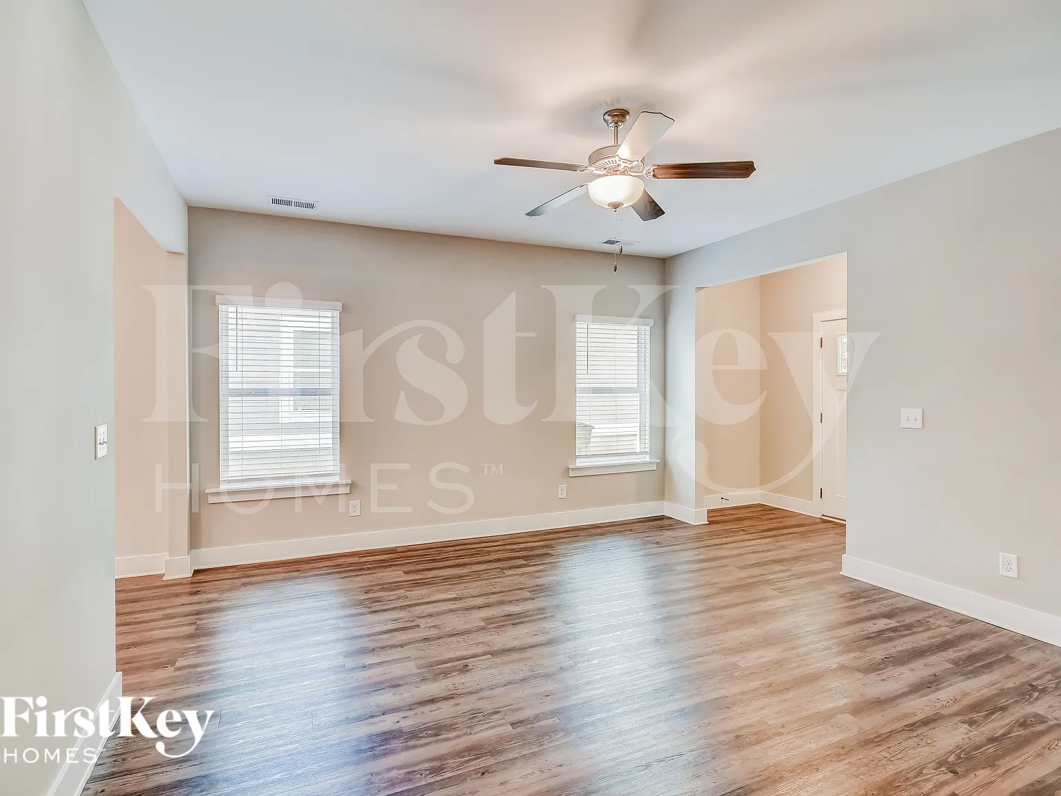 3 bed, 2.0 bath, 1266 sqft, $2,505 — Photo 4