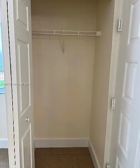 2811 N Oakland Forest Dr #102 — Photo 19
