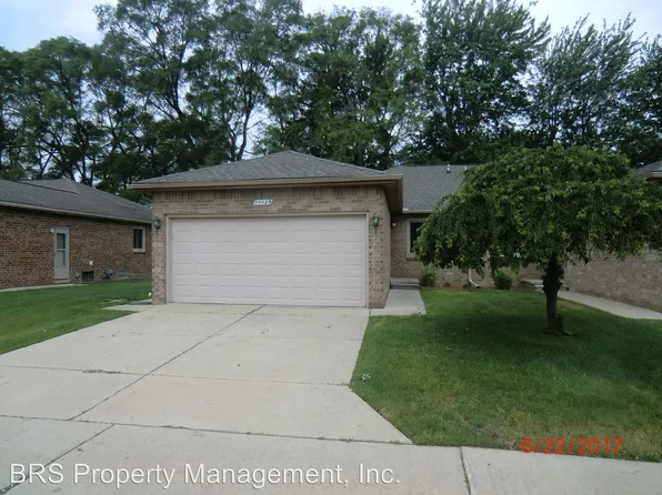 34425 Maple Lane Dr, Sterling Heights, MI 48312