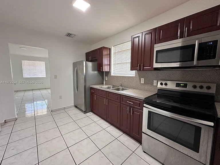 1209 NE 136th Ter #1209 — Photo 4