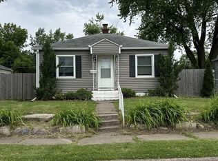 2312 Pacific St, Davenport, IA 52804