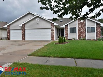 7050 Phoenix Dr, Lincoln, NE, 68516